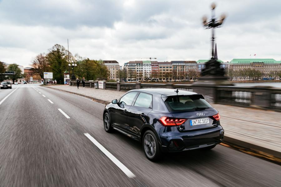  Audi A1 citycarver 2019 года  (WW) (фото 14 из 20)
